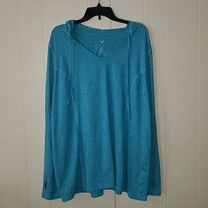 Hooded active wear pullover